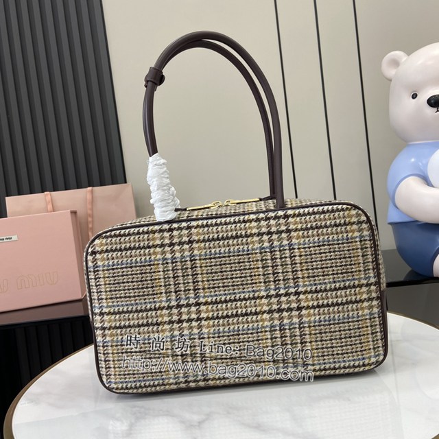 miumiu專櫃繆繆最新款原廠羊毛千鳥格公事包 jh2334型號：5bb117，5bb163